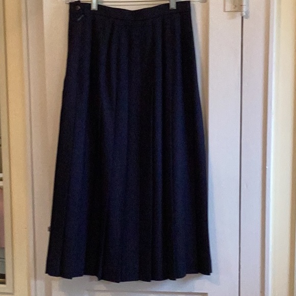 Lands’ End Wool Pleated Skirt - Picture 9 of 9